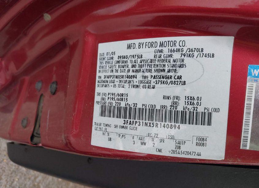 Photo 9 of 2005 Ford Focus ZX3 (VIN 3FAFP31NX5R140894)