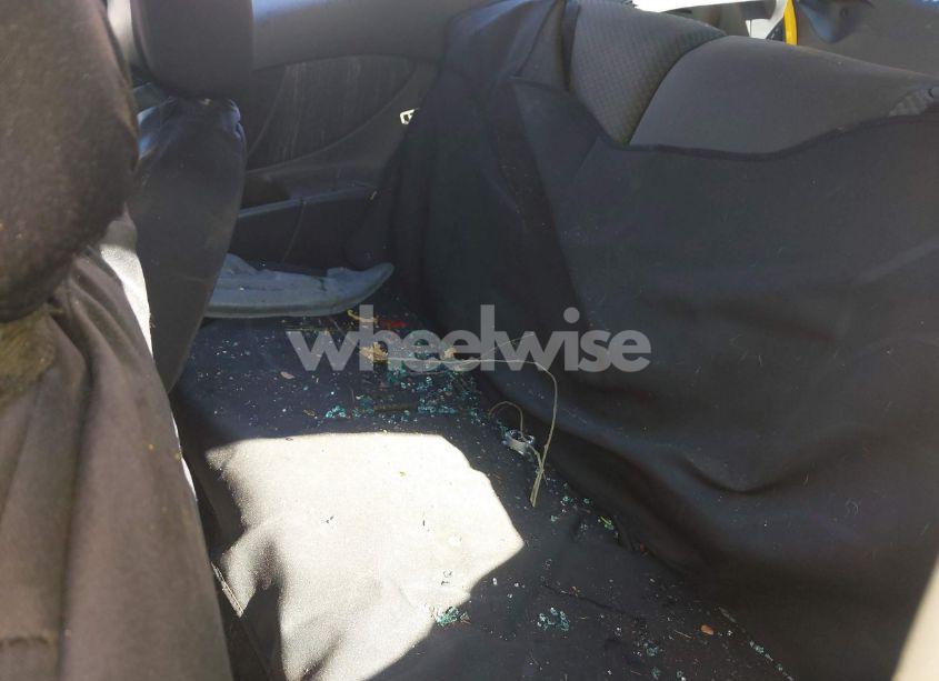 Photo 8 of 2005 Ford Focus ZX3 (VIN 3FAFP31NX5R151930)