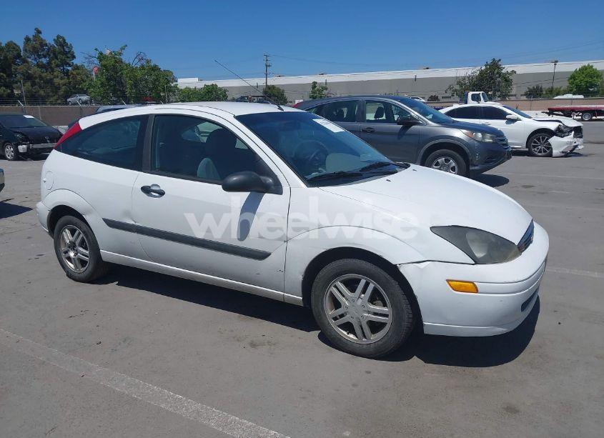 2003 Ford Focus ZX3 (VIN 3FAFP31Z03R188923) main photo