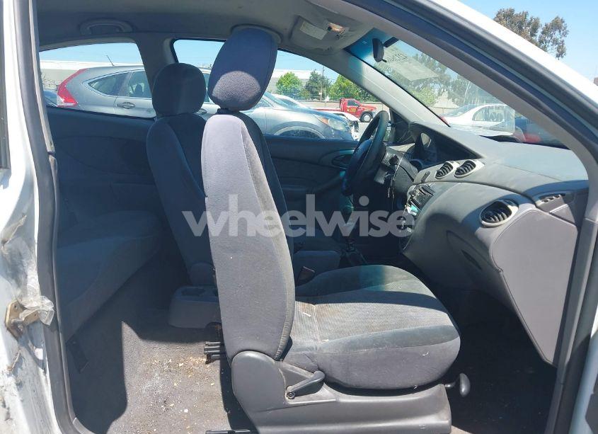 Photo 8 of 2003 Ford Focus ZX3 (VIN 3FAFP31Z03R188923)