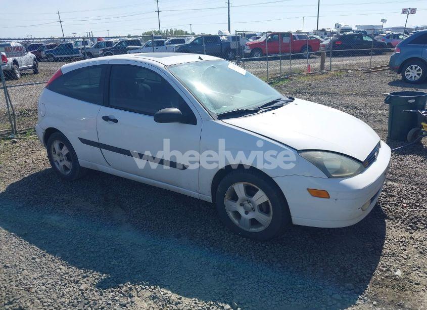 2004 Ford Focus ZX3 (VIN 3FAFP31Z04R125810) main photo