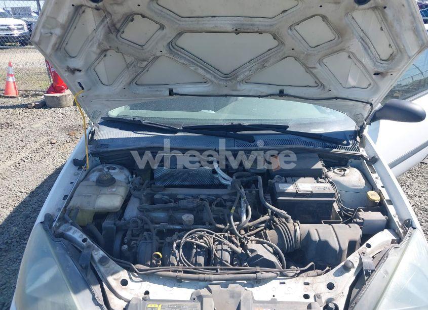 Photo 10 of 2004 Ford Focus ZX3 (VIN 3FAFP31Z04R125810)