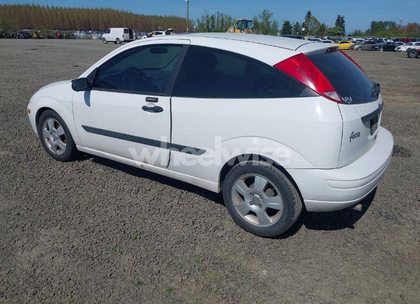 Photo 3 of 2004 Ford Focus ZX3 (VIN 3FAFP31Z04R125810)