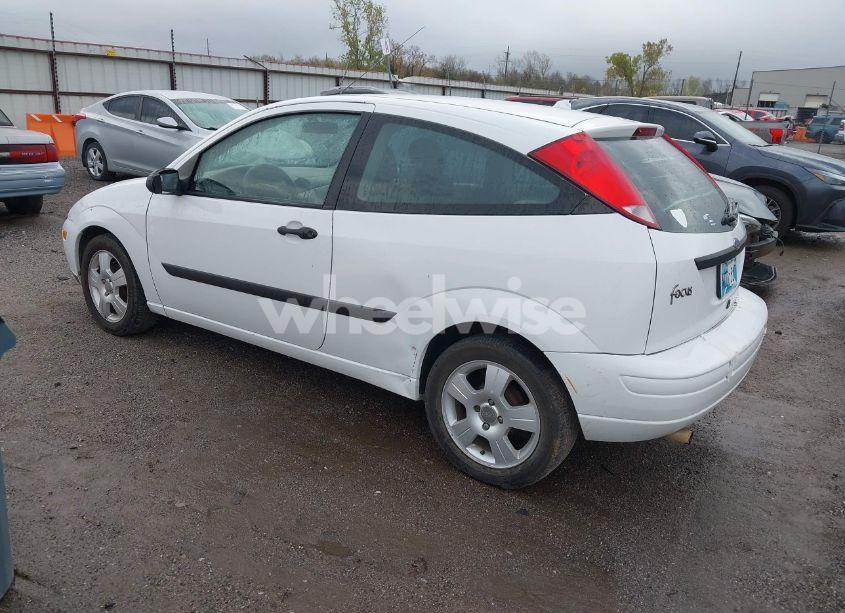 Photo 3 of 2004 Ford Focus ZX3 (VIN 3FAFP31Z94R120332)