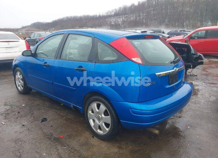 Photo 3 of 2002 Ford Focus ZX5 (VIN 3FAFP37302R232985)
