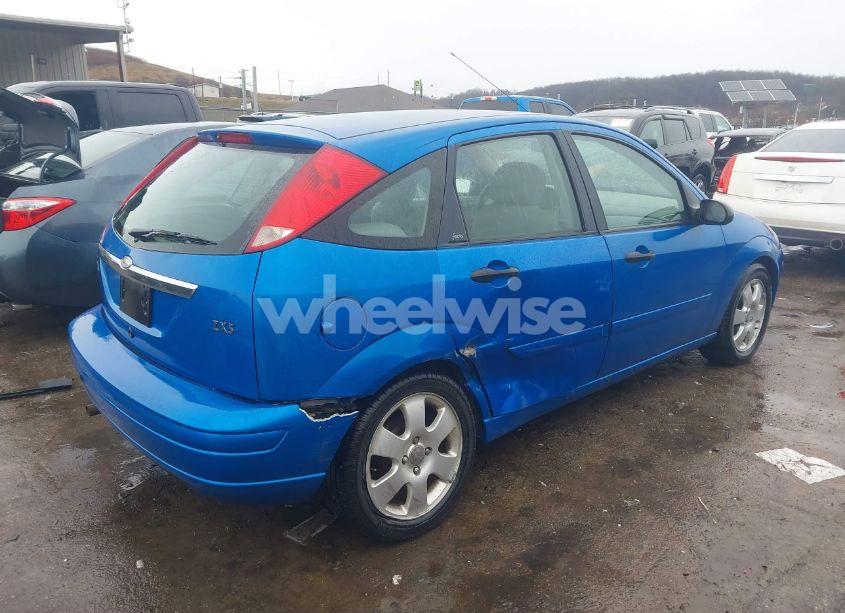 Photo 4 of 2002 Ford Focus ZX5 (VIN 3FAFP37302R232985)