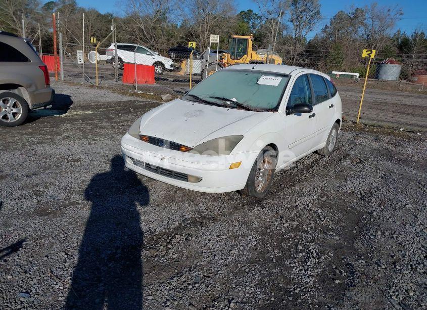 Photo 2 of 2003 Ford Focus ZX5/ZX5 BASE (VIN 3FAFP37323R152766)