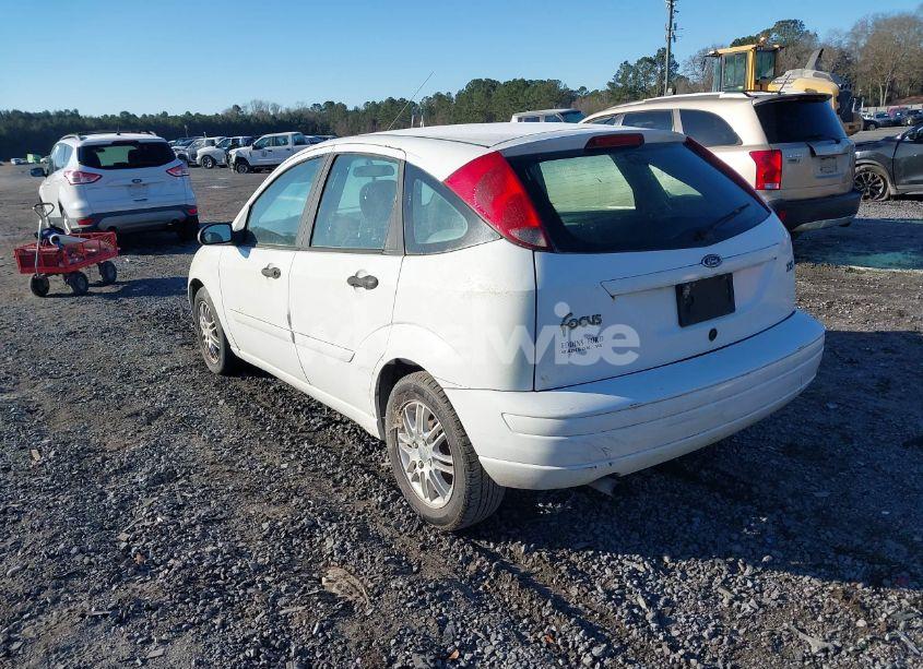 Photo 3 of 2003 Ford Focus ZX5/ZX5 BASE (VIN 3FAFP37323R152766)