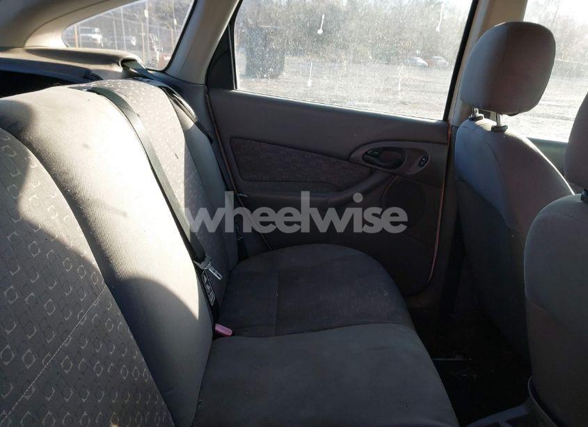 Photo 8 of 2003 Ford Focus ZX5/ZX5 BASE (VIN 3FAFP37323R152766)