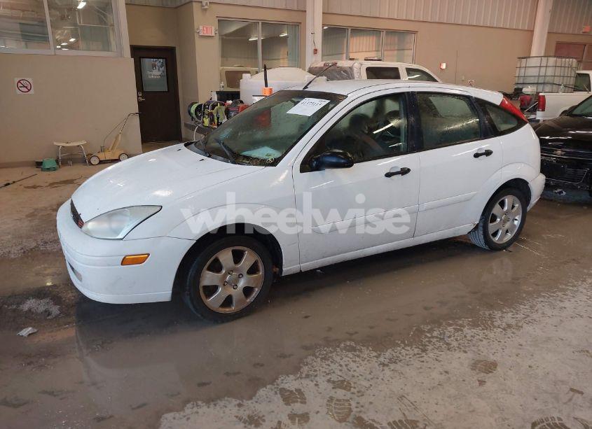 Photo 2 of 2002 Ford Focus ZX5 (VIN 3FAFP37332R231507)