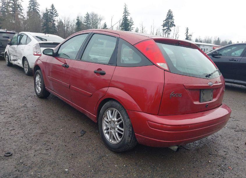 Photo 3 of 2003 Ford Focus ZX5 (VIN 3FAFP37333R133935)
