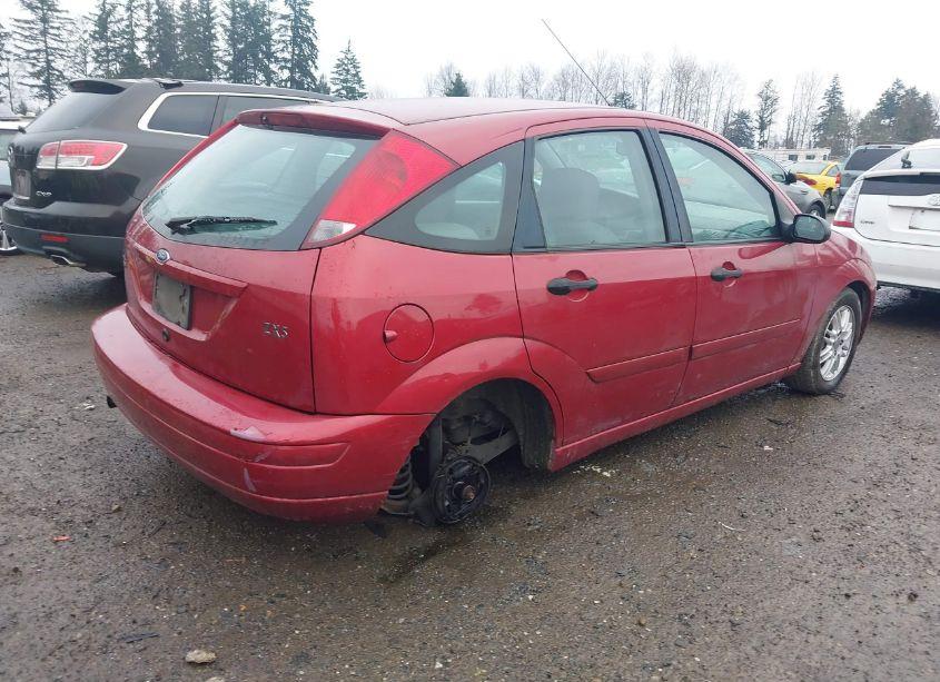 Photo 4 of 2003 Ford Focus ZX5 (VIN 3FAFP37333R133935)