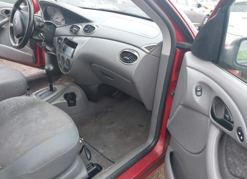 Photo 5 of 2003 Ford Focus ZX5 (VIN 3FAFP37333R133935)