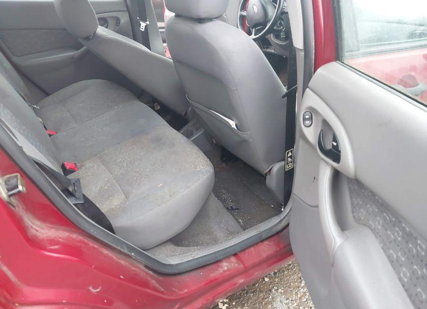 Photo 8 of 2003 Ford Focus ZX5 (VIN 3FAFP37333R133935)