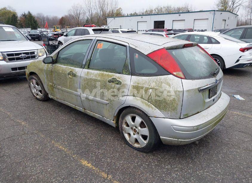 Photo 3 of 2002 Ford Focus ZX5 (VIN 3FAFP37342R116320)