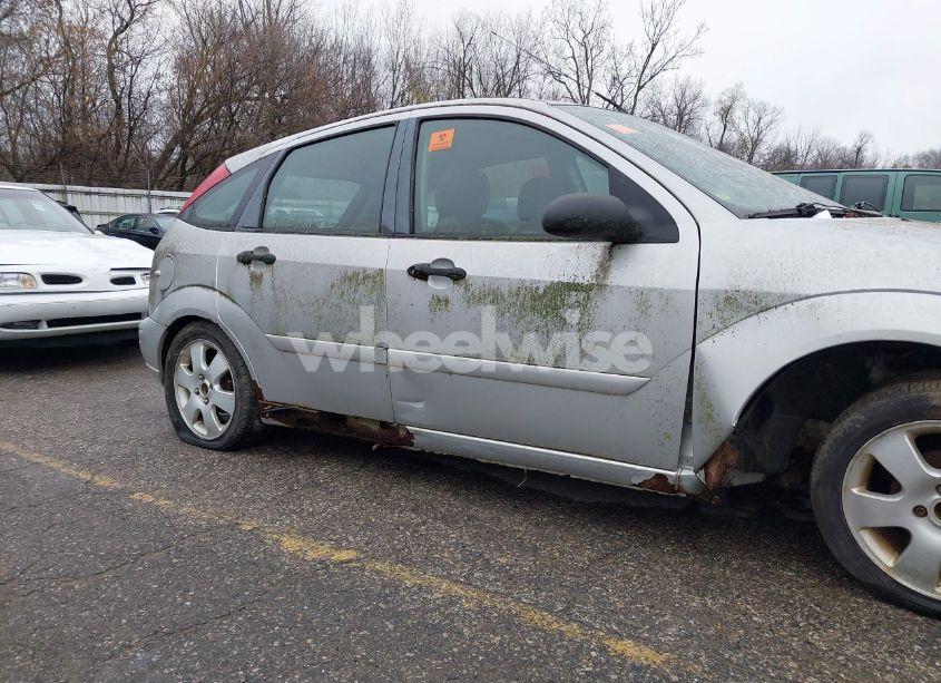 Photo 6 of 2002 Ford Focus ZX5 (VIN 3FAFP37342R116320)