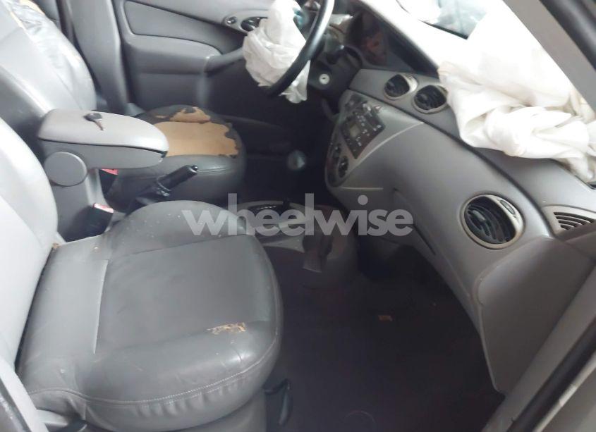 Photo 5 of 2003 Ford Focus ZX5 (VIN 3FAFP37343R194548)