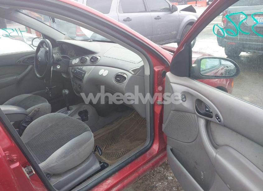 Photo 5 of 2002 Ford Focus ZX5 (VIN 3FAFP37362R199989)