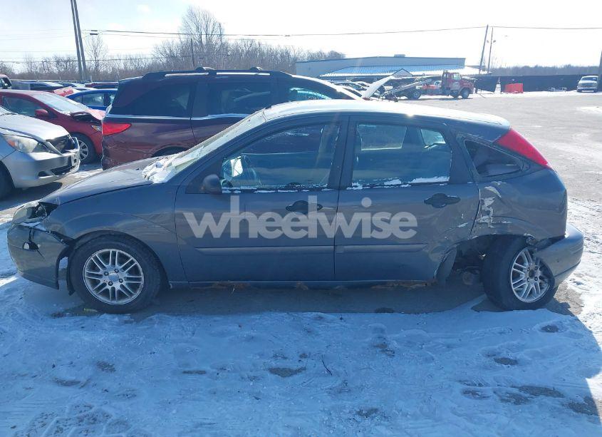 Photo 14 of 2003 Ford Focus ZX5 (VIN 3FAFP37373R141939)