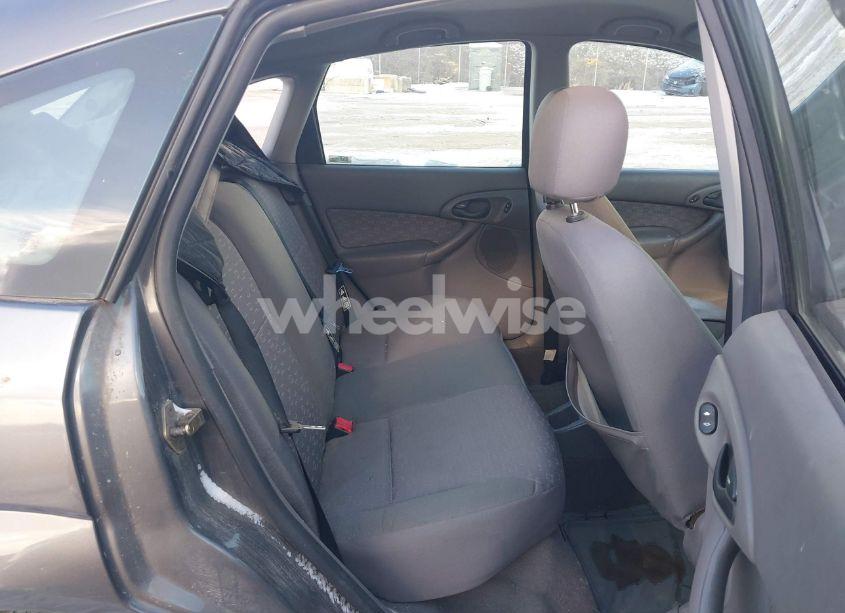 Photo 8 of 2003 Ford Focus ZX5 (VIN 3FAFP37373R141939)