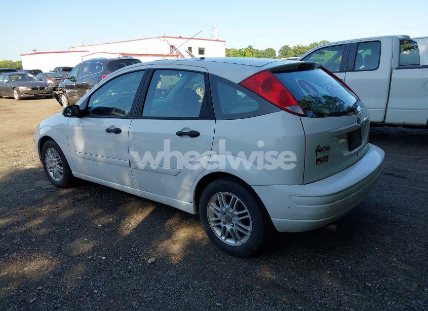 Photo 3 of 2003 Ford Focus ZX5 (VIN 3FAFP37383R189319)