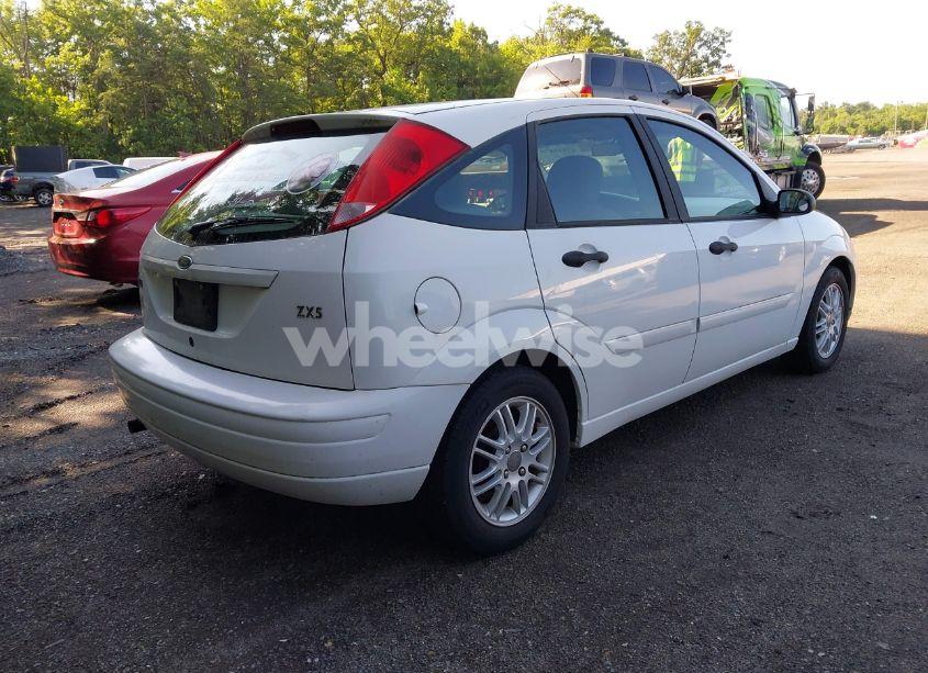 Photo 4 of 2003 Ford Focus ZX5 (VIN 3FAFP37383R189319)