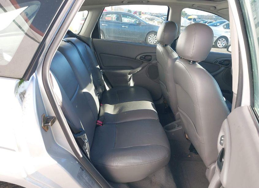 Photo 8 of 2002 Ford Focus ZX5 (VIN 3FAFP37392R116152)