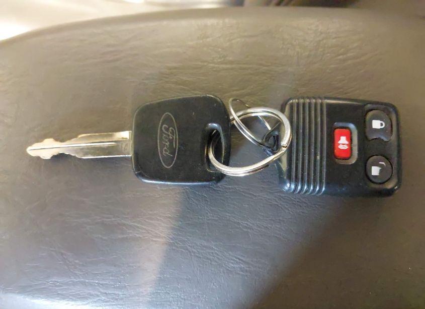 Photo 11 of 2002 Ford Focus ZX5 (VIN 3FAFP37392R229809)