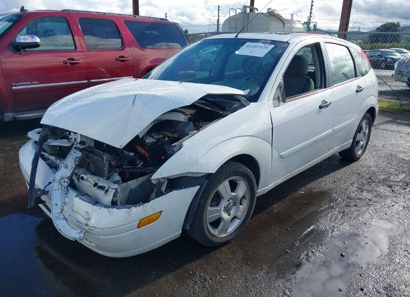 Photo 2 of 2003 Ford Focus ZX5 (VIN 3FAFP37393R114208)