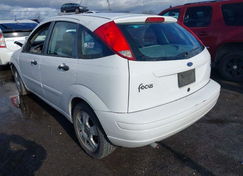 Photo 3 of 2003 Ford Focus ZX5 (VIN 3FAFP37393R114208)