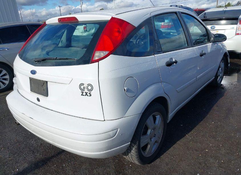 Photo 4 of 2003 Ford Focus ZX5 (VIN 3FAFP37393R114208)