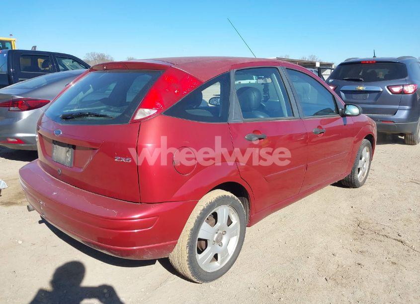 Photo 4 of 2005 Ford Focus ZX5 (VIN 3FAFP37N05R109368)