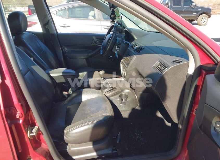 Photo 5 of 2005 Ford Focus ZX5 (VIN 3FAFP37N05R109368)