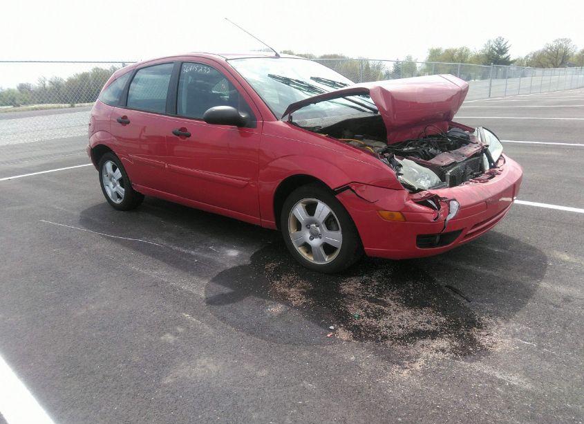 2005 Ford Focus ZX5 (VIN 3FAFP37N15R103109) main photo