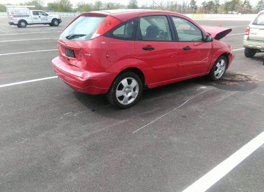 Photo 4 of 2005 Ford Focus ZX5 (VIN 3FAFP37N15R103109)