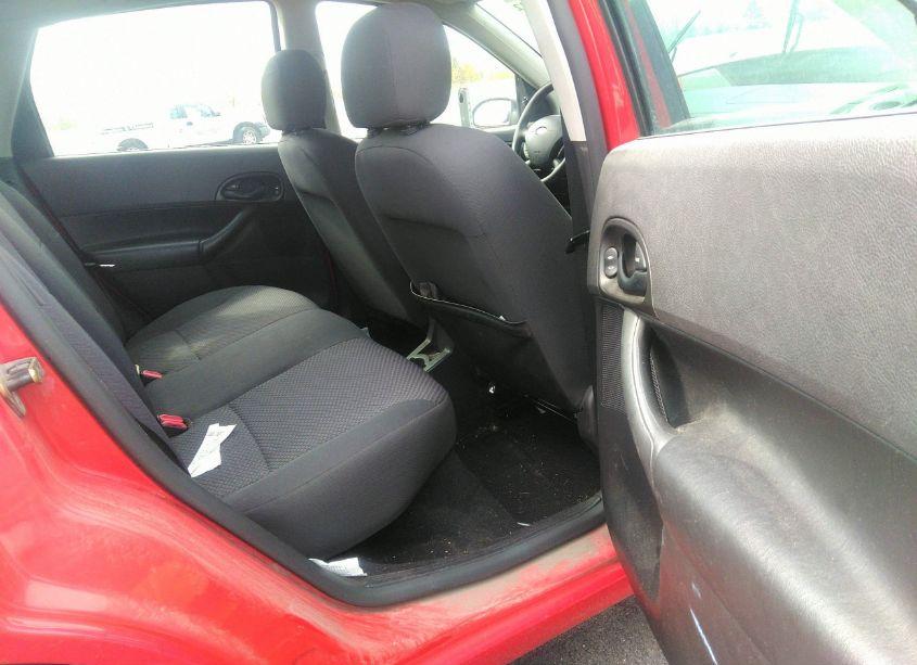 Photo 8 of 2005 Ford Focus ZX5 (VIN 3FAFP37N15R103109)