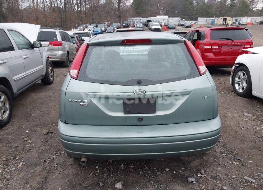 Photo 16 of 2005 Ford Focus ZX5 (VIN 3FAFP37N25R103944)