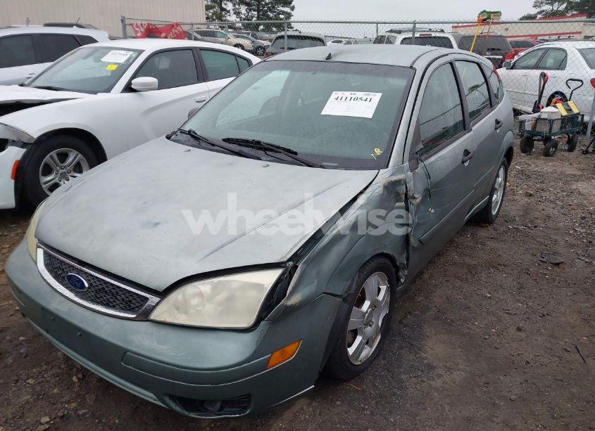 Photo 2 of 2005 Ford Focus ZX5 (VIN 3FAFP37N25R103944)