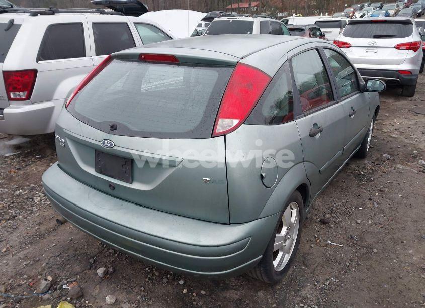 Photo 4 of 2005 Ford Focus ZX5 (VIN 3FAFP37N25R103944)