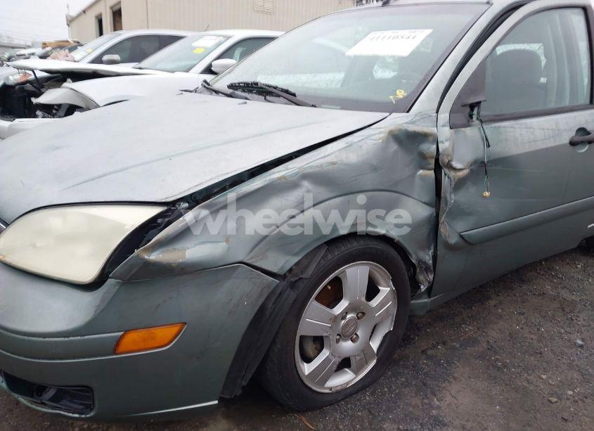 Photo 6 of 2005 Ford Focus ZX5 (VIN 3FAFP37N25R103944)