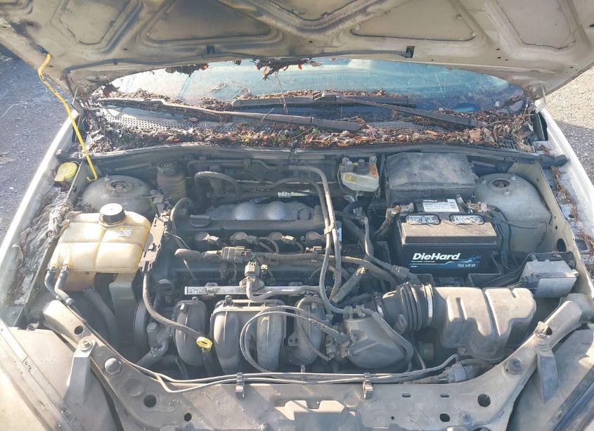 Photo 10 of 2005 Ford Focus ZX5 (VIN 3FAFP37N25R113258)