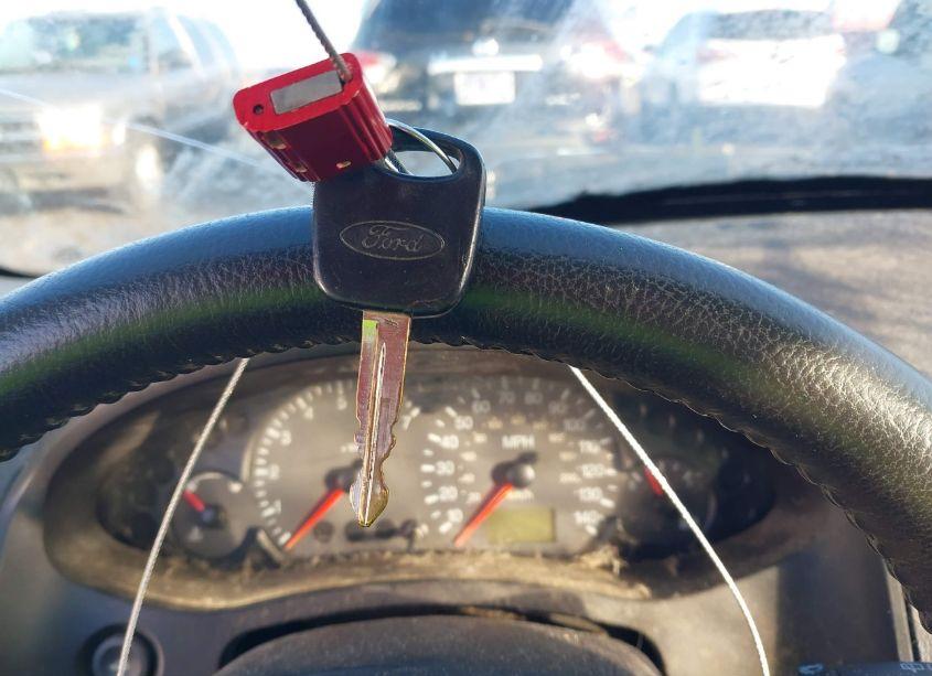 Photo 11 of 2005 Ford Focus ZX5 (VIN 3FAFP37N25R113258)