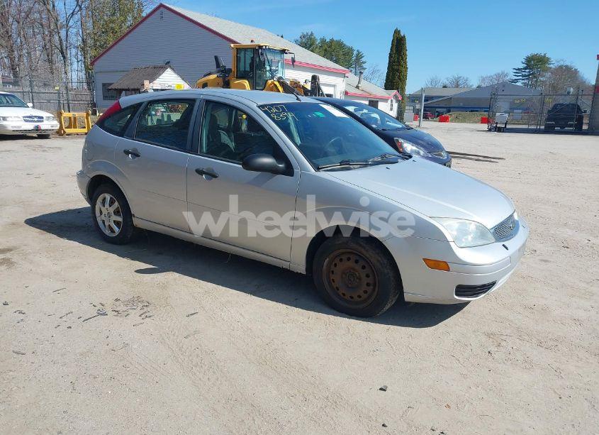 2005 Ford Focus ZX5 (VIN 3FAFP37N25R117732) main photo