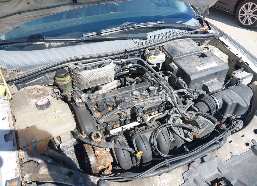 Photo 10 of 2005 Ford Focus ZX5 (VIN 3FAFP37N25R117732)