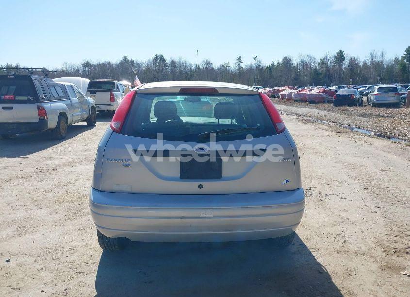 Photo 15 of 2005 Ford Focus ZX5 (VIN 3FAFP37N25R117732)