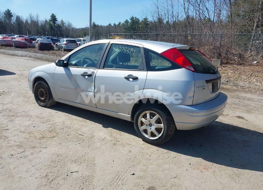 Photo 3 of 2005 Ford Focus ZX5 (VIN 3FAFP37N25R117732)