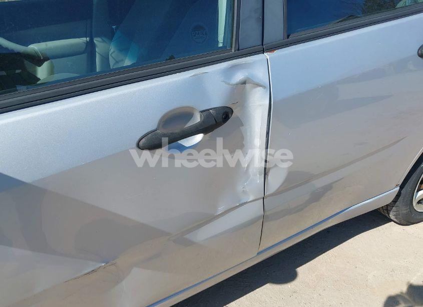 Photo 6 of 2005 Ford Focus ZX5 (VIN 3FAFP37N25R117732)