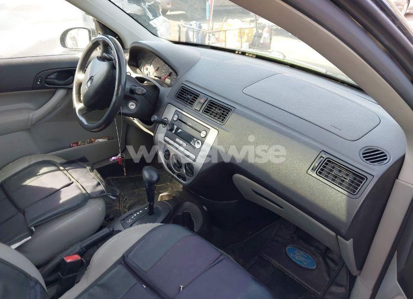 Photo 5 of 2005 Ford Focus ZX5 (VIN 3FAFP37N35R123622)