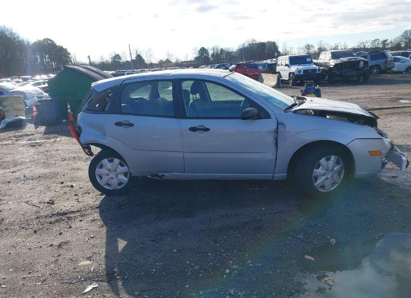 Photo 13 of 2005 Ford Focus ZX5 (VIN 3FAFP37N35R132580)