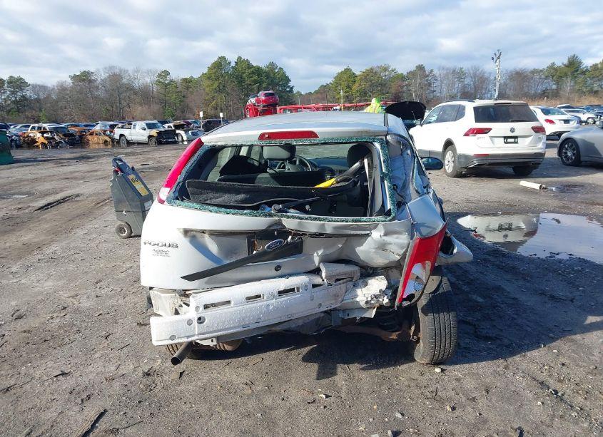 Photo 16 of 2005 Ford Focus ZX5 (VIN 3FAFP37N35R132580)